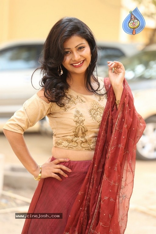 Shubhangi Pant Stills - 6 / 21 photos