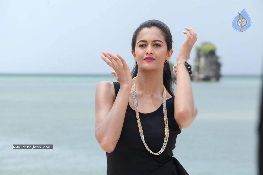 Shubra Aiyappa New Stills - 8 / 22 photos