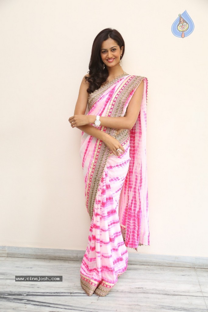 Shubra Aiyyappa New Pics - 46 / 73 photos