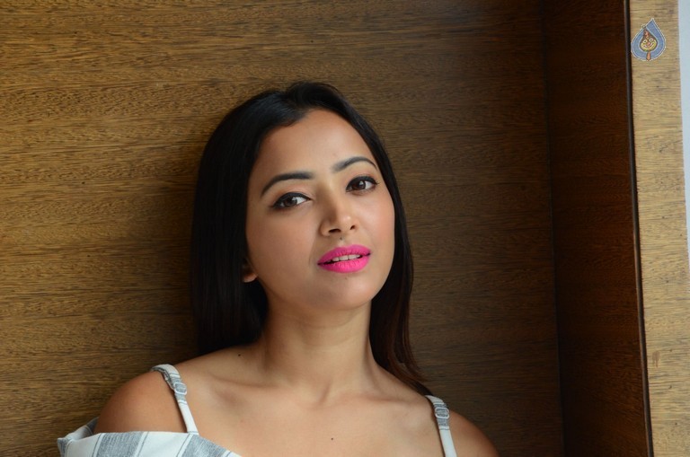 Shweta Basu Prasad New Pics - 9 / 42 photos