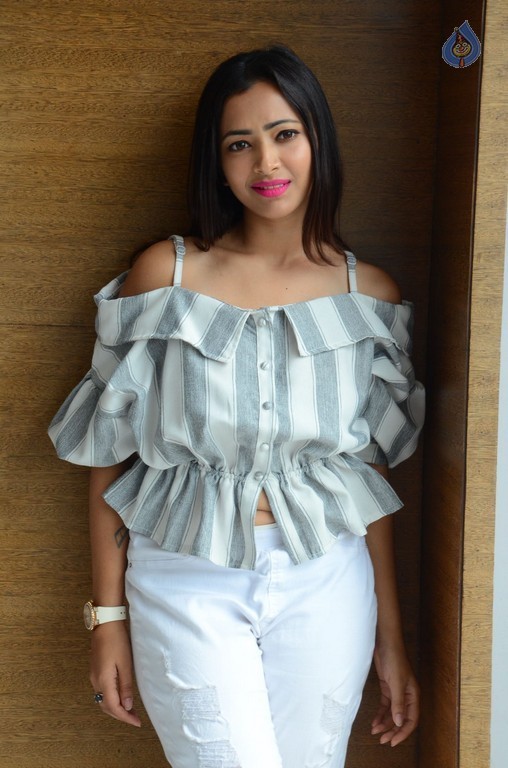 Shweta Basu Prasad New Pics - 13 / 42 photos