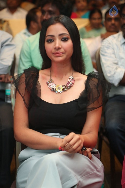 Shweta Basu Prasad Pics - 29 / 34 photos