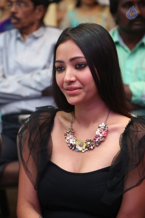 Shweta Basu Prasad Pics - 31 / 34 photos