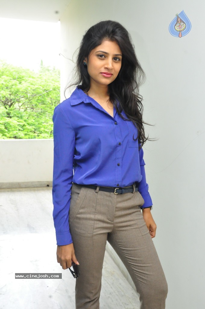 Shweta Pandit New Photos - 11 / 32 photos