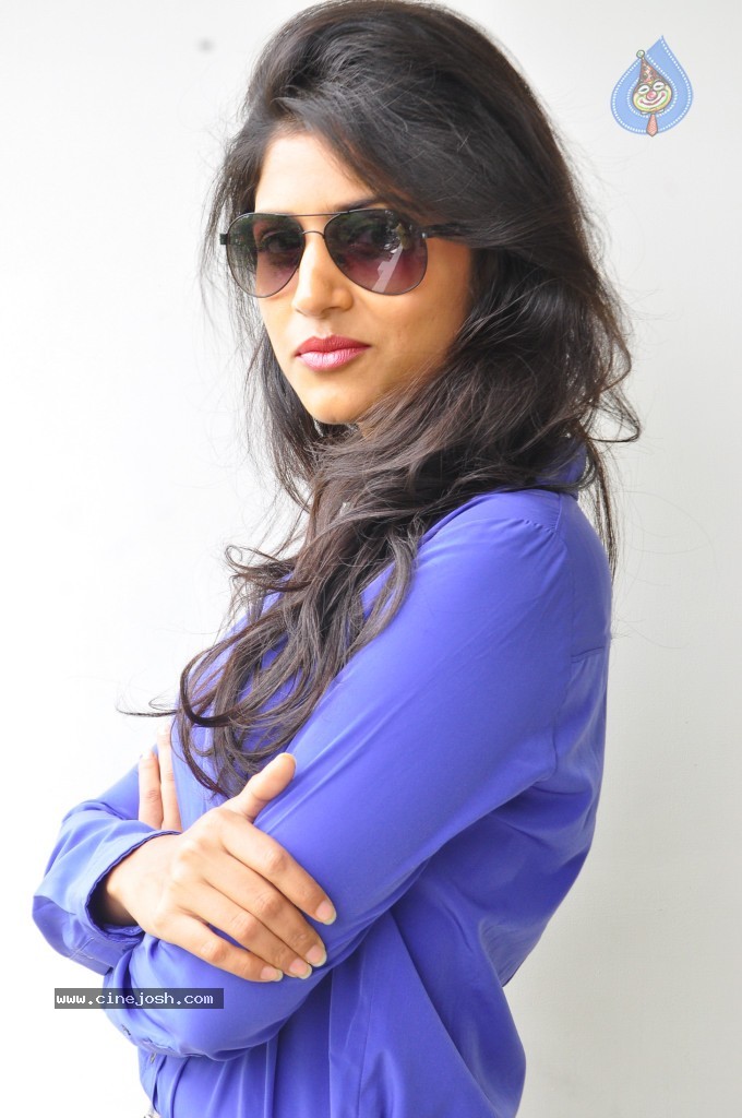 Shweta Pandit New Photos - 13 / 32 photos