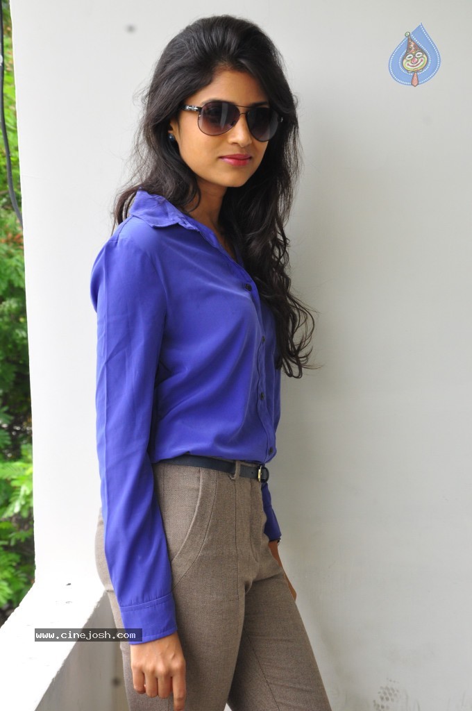 Shweta Pandit New Photos - 24 / 32 photos