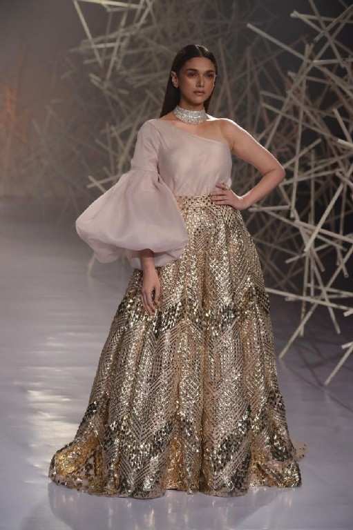 Shyamal And Bhumika At The India Couture Week - 7 / 21 photos