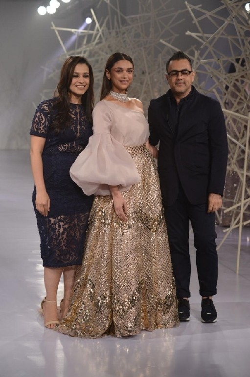 Shyamal And Bhumika At The India Couture Week - 16 / 21 photos