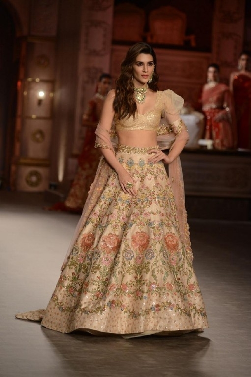 Shyamal And Bhumika At The India Couture Week - 20 / 21 photos