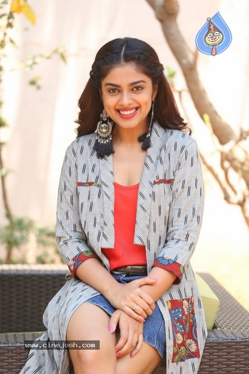 Siddhi Idnani Interview Photos - 11 / 21 photos
