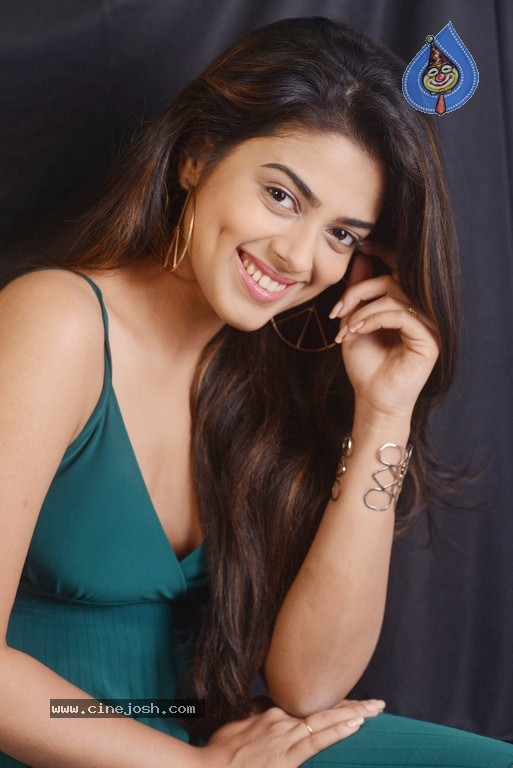 Siddhi Idnani Latest Photoshoot - 6 / 10 photos