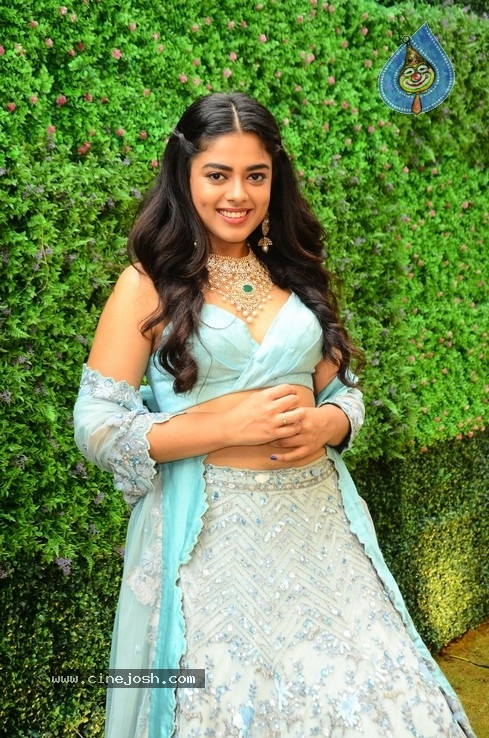 Siddhi Idnani Photos - 1 / 16 photos