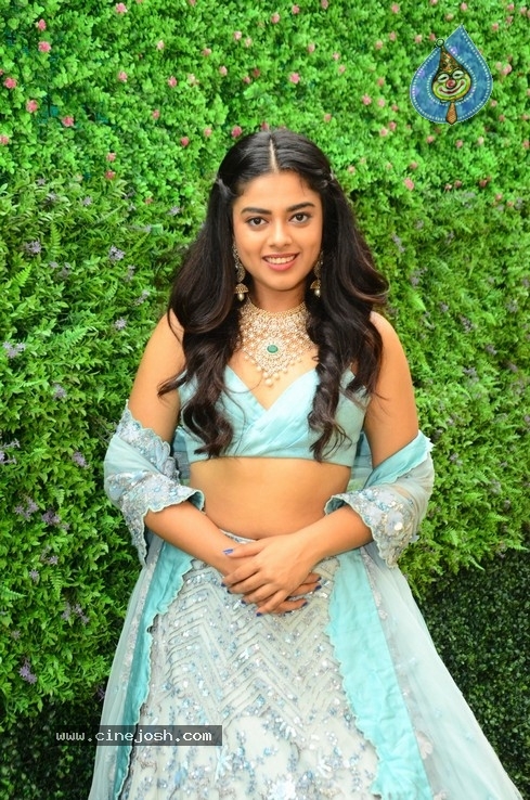 Siddhi Idnani Photos - 15 / 16 photos