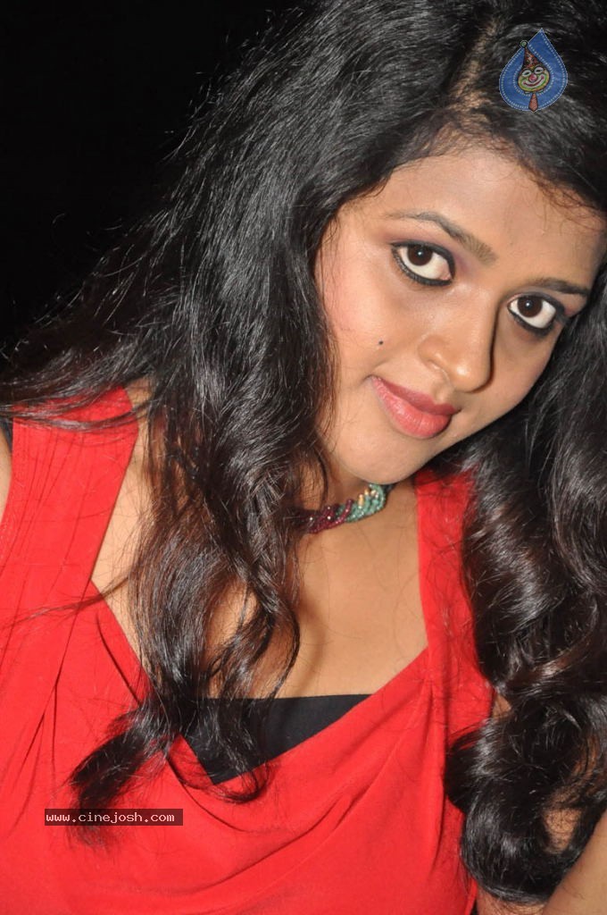 Aswi New Stills - 20 / 36 photos