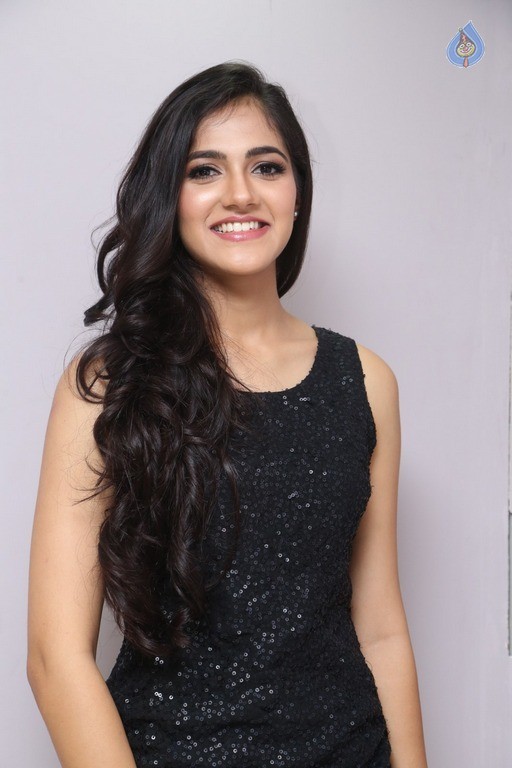 Simaran Choudhary New Pics - 29 / 30 photos