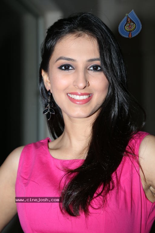 Simer Motiani Stills - 2 / 58 photos