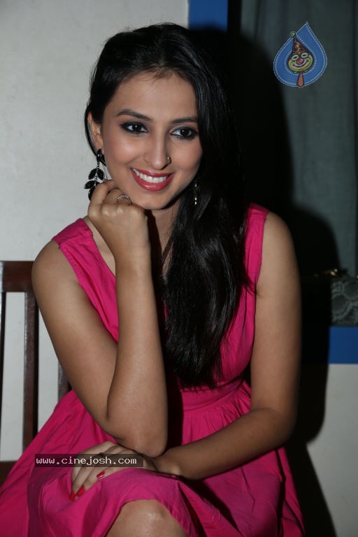 Simer Motiani Stills - 40 / 58 photos