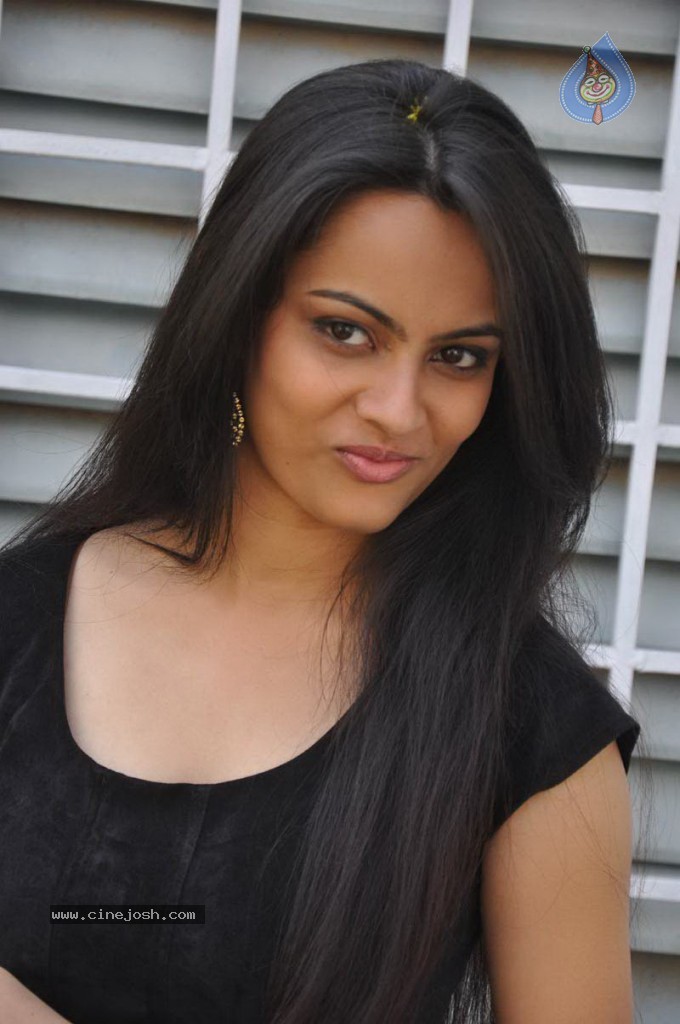Simmi Das Stills - 19 / 27 photos