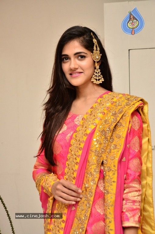 Simran Choudhary Photos - 6 / 31 photos