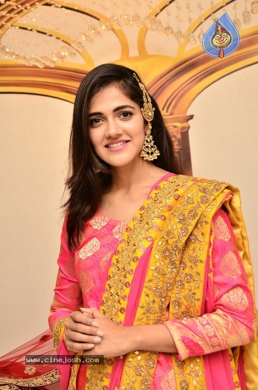Simran Choudhary Photos - 8 / 31 photos