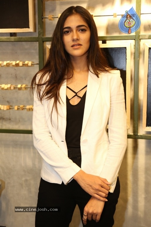 Simran Chowdary Latest Gallery - 1 / 6 photos