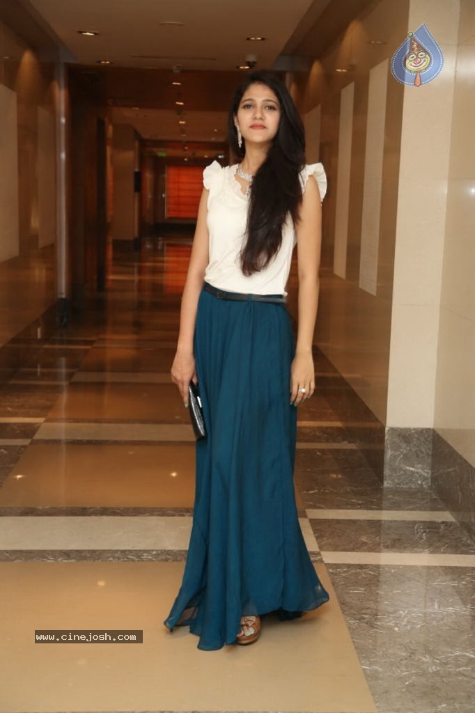 Simran Chowdhary New Stills - 4 / 98 photos