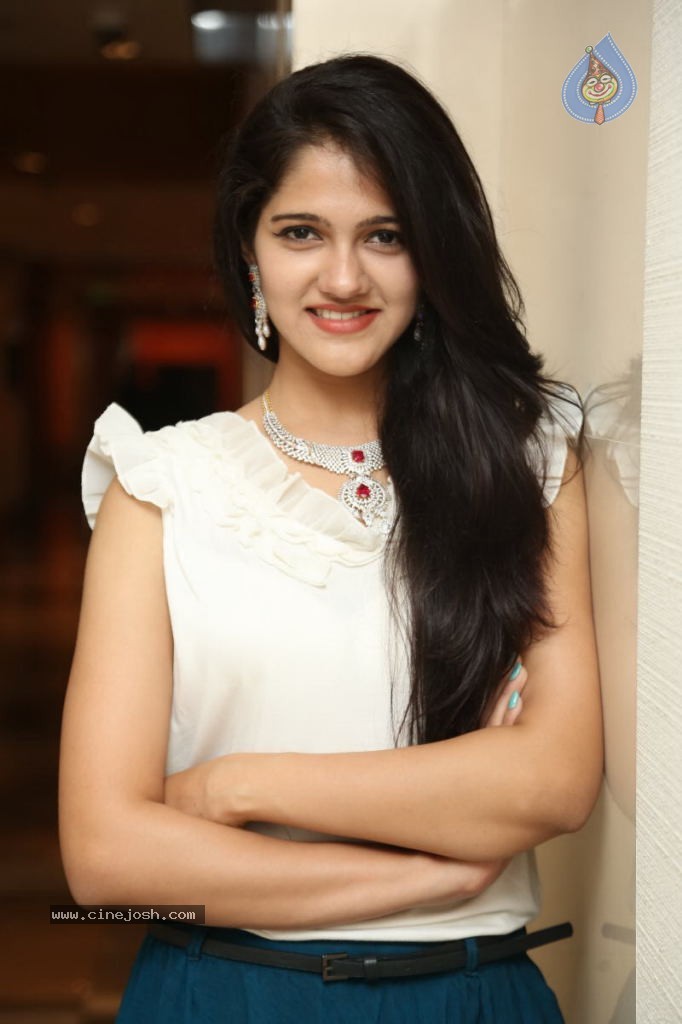 Simran Chowdhary New Stills - 60 / 98 photos