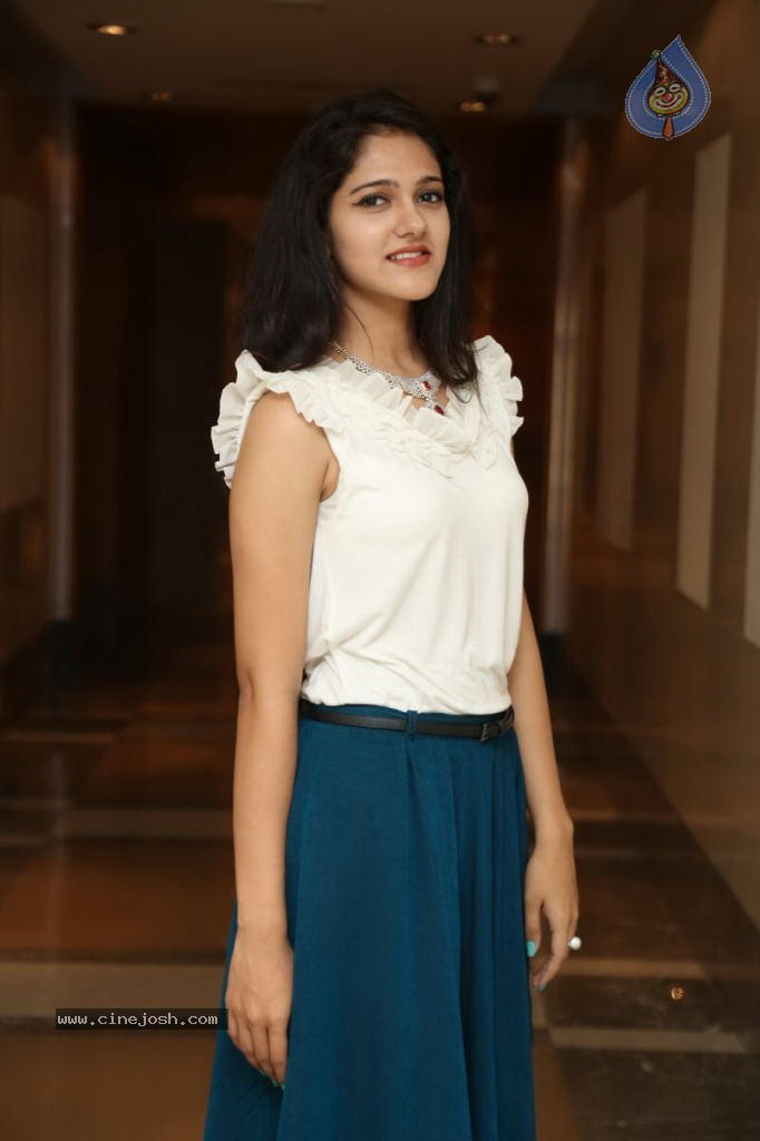 Simran Chowdhary New Stills - 85 / 98 photos