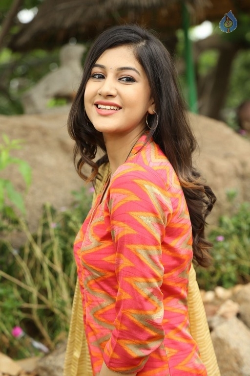 Simran Latest Gallery - 8 / 19 photos