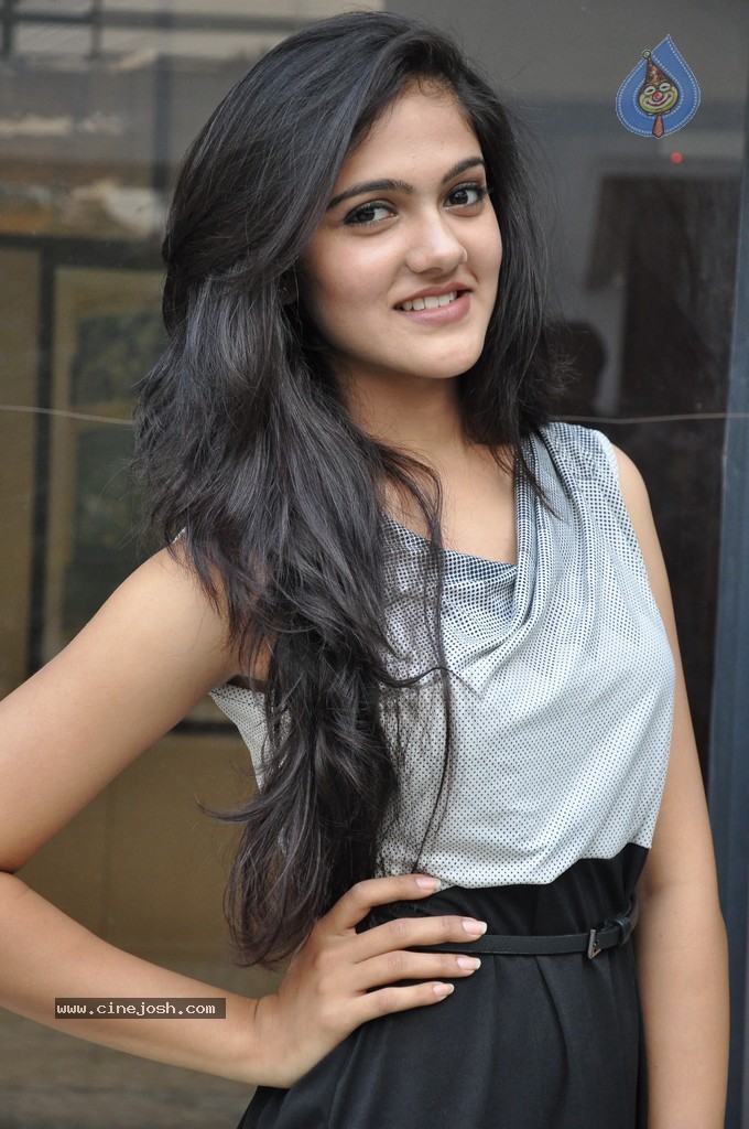 Simran Latest Photos - 27 / 68 photos