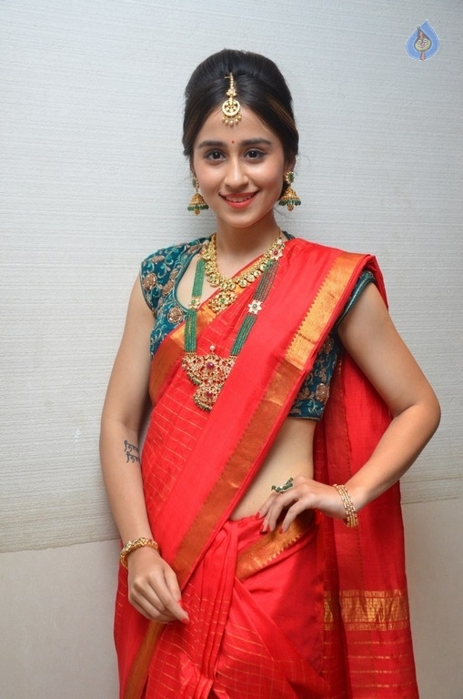 Simrat Juneja New Images - 17 / 21 photos