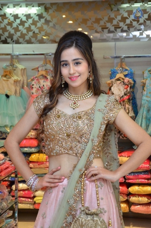Simrat Juneja New Images - 1 / 21 photos
