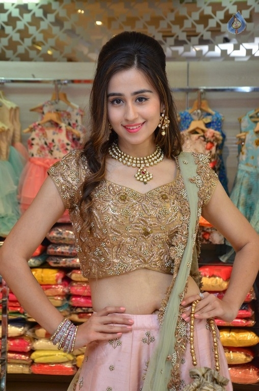 Simrat Juneja New Images - 2 / 21 photos