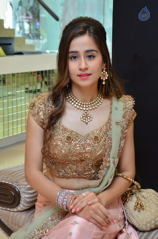 Simrat Juneja New Images - 5 / 21 photos