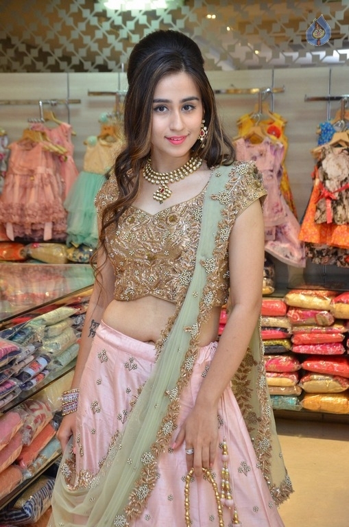 Simrat Juneja New Images - 19 / 21 photos