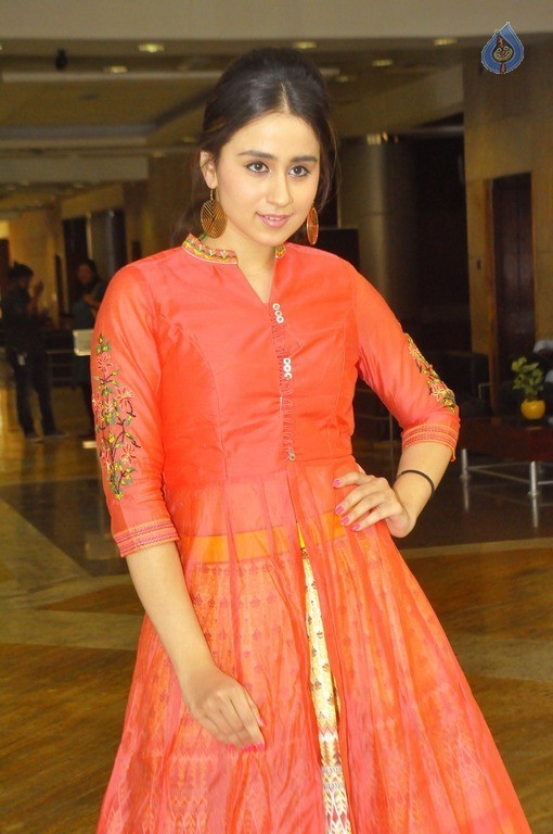 Simrat New Gallery  - 32 / 36 photos