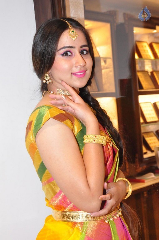 Simrath Juneja New Gallery - 13 / 39 photos