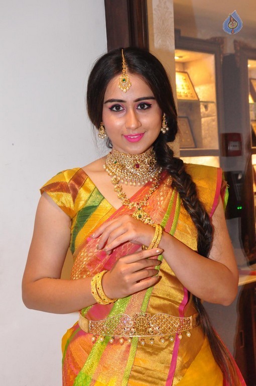 Simrath Juneja New Gallery - 20 / 39 photos