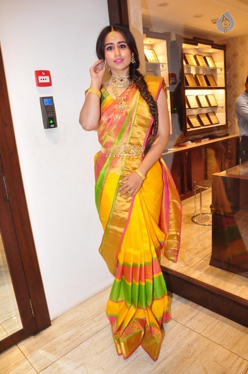 Simrath Juneja New Gallery - 24 / 39 photos
