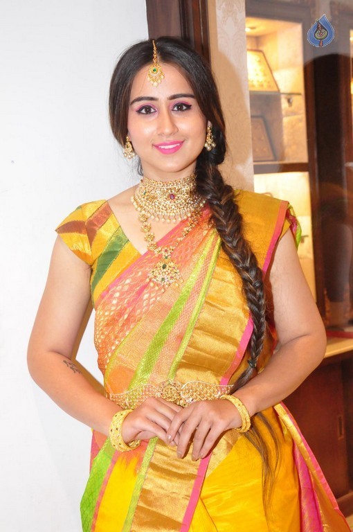 Simrath Juneja New Gallery - 26 / 39 photos