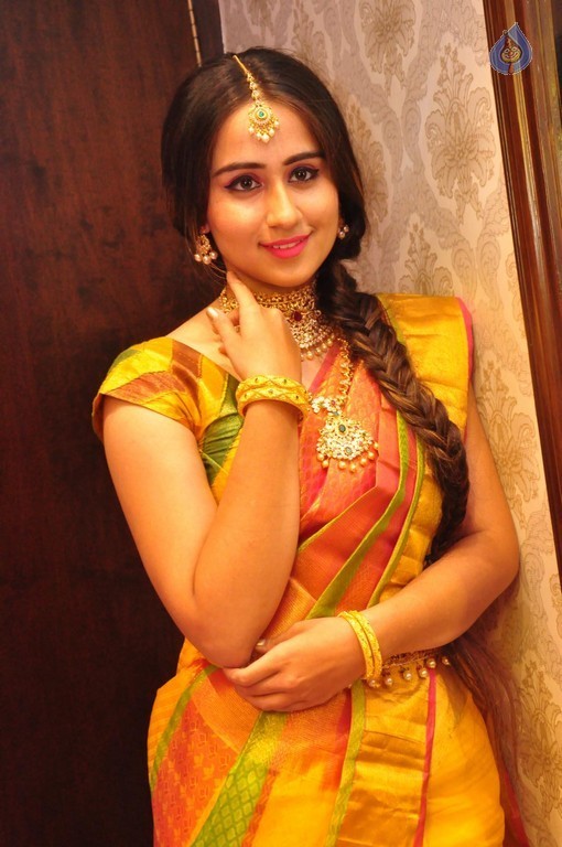 Simrath Juneja New Gallery - 29 / 39 photos