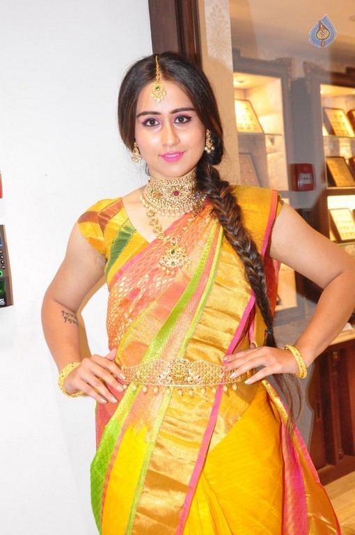 Simrath Juneja New Gallery - 30 / 39 photos