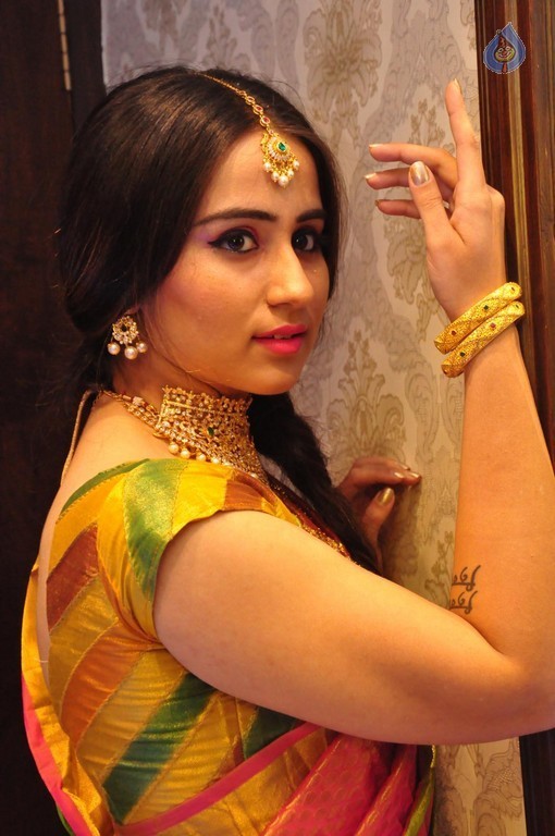 Simrath Juneja New Gallery - 31 / 39 photos