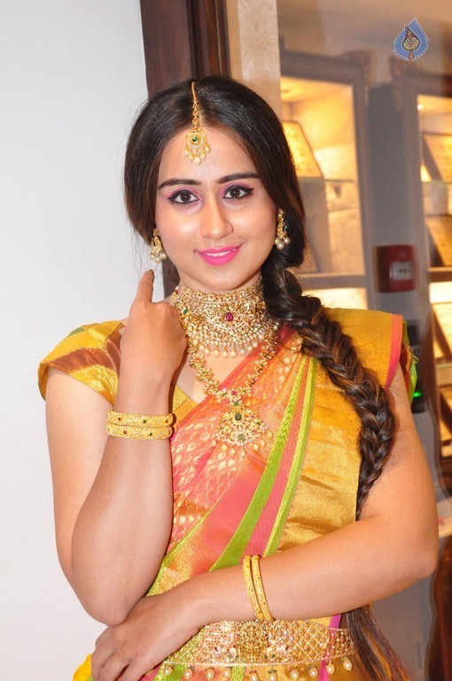 Simrath Juneja New Gallery - 35 / 39 photos