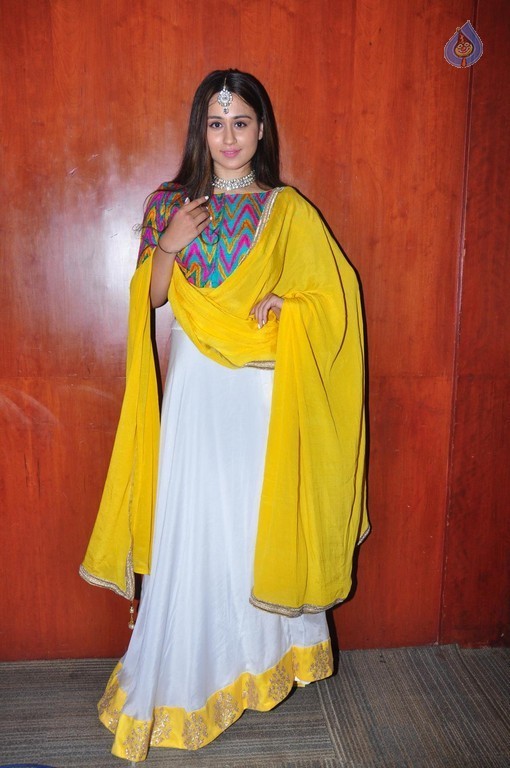 Simrath Juneja New Photos - 5 / 21 photos