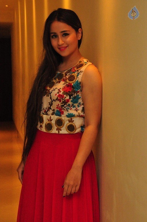 Simrath New Pics - 1 / 33 photos