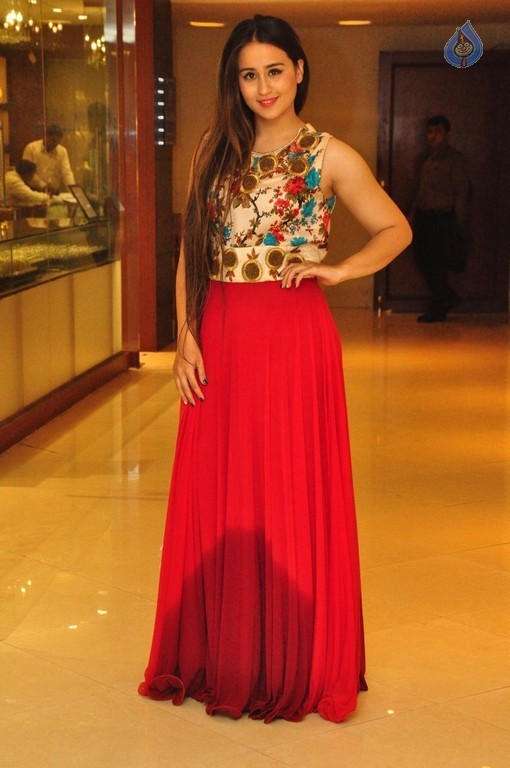 Simrath New Pics - 15 / 33 photos