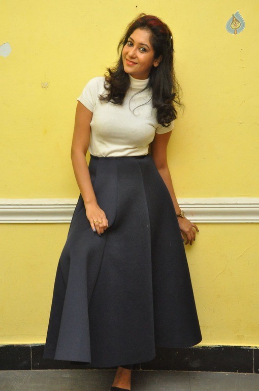 Sindhu Affan New Pics - 21 / 36 photos
