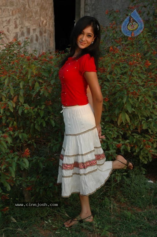 Sindhu Affan New Stills - 24 / 31 photos