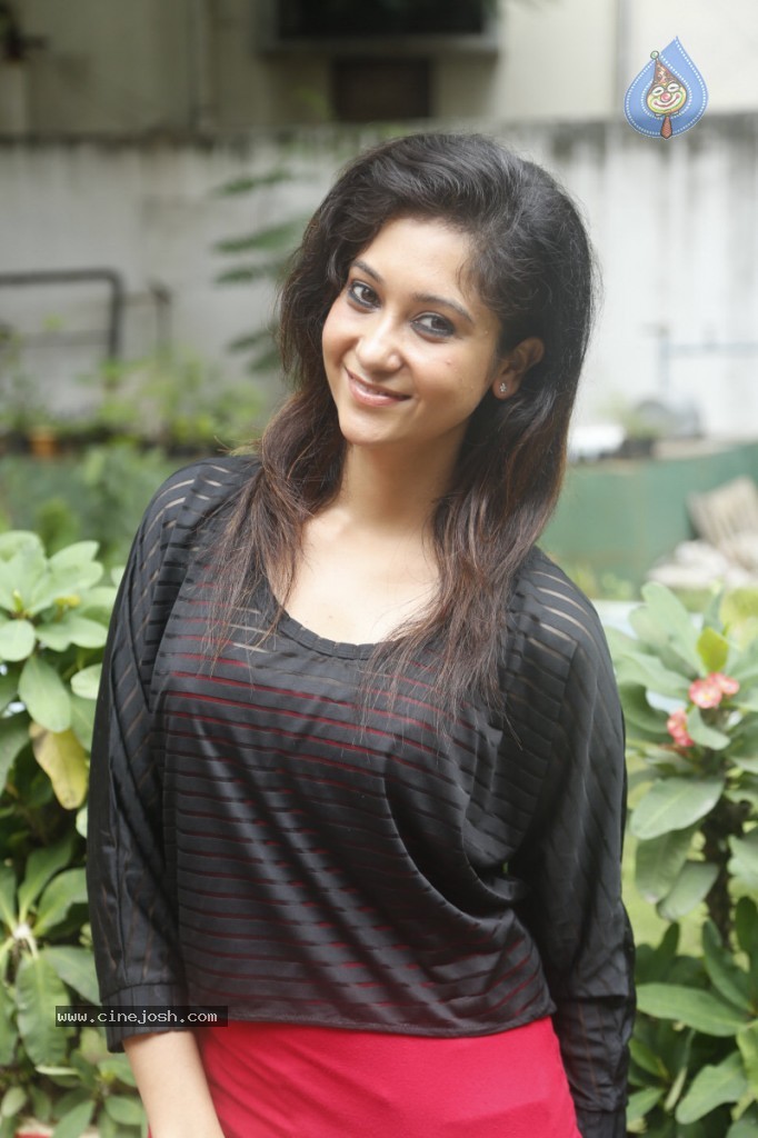 Sindhu Affan Stills - 15 / 42 photos